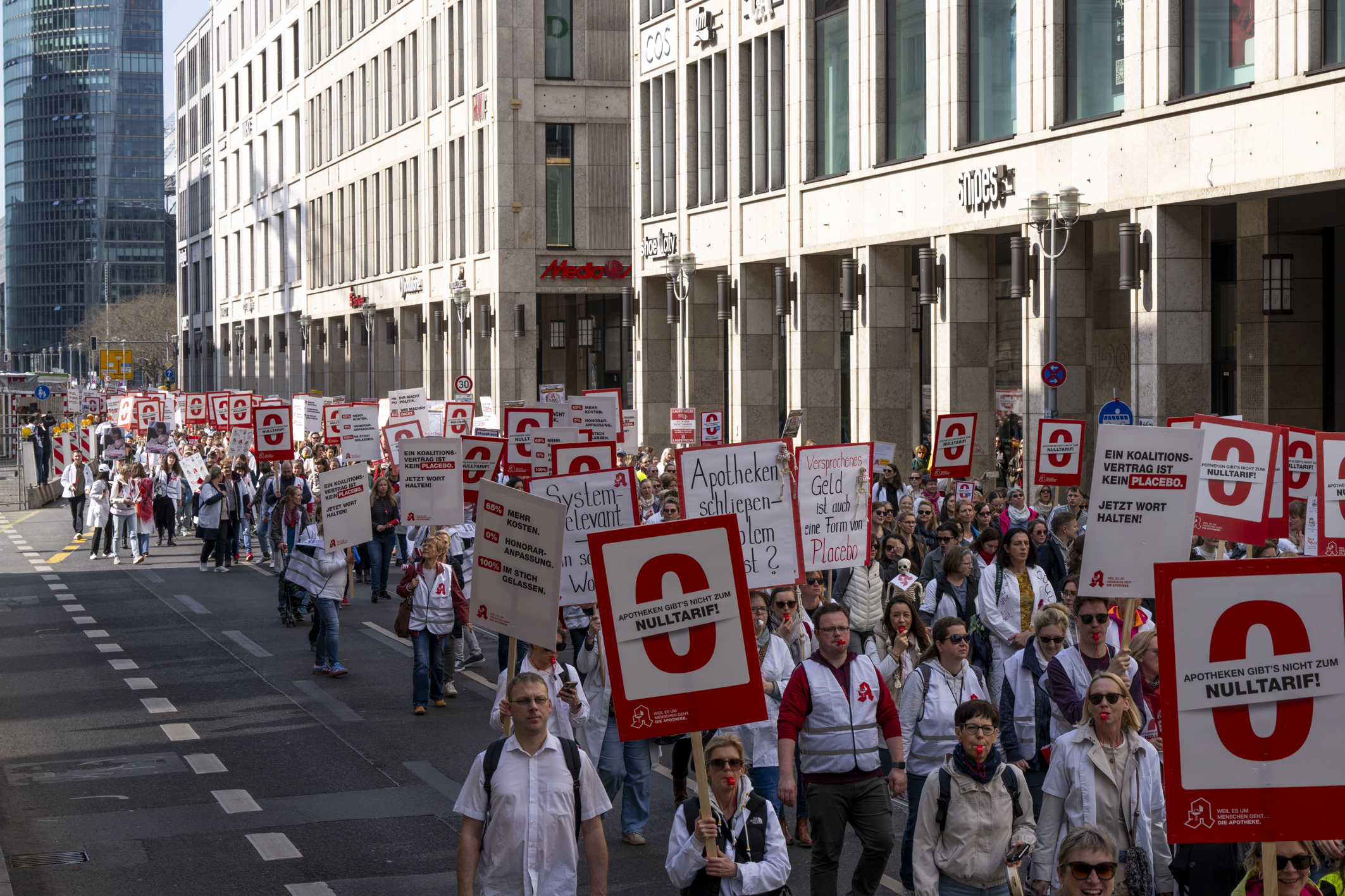 Apotheken treten mit beeindruckender Geschlossenheit für eine zukunftssichere Arzneimittelversorgung ein